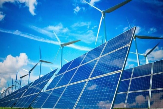 Di sisi lain, PLN diminta untuk merencanakan perluasan jaringan ke lokasi-lokasi yang memiliki potensi energi terbarukan tinggi, serta melakukan reformasi dalam mekanisme pengadaan energi. IESR (Institute for Essential Services Reform) juga mendorong para pengembang untuk memprioritaskan proyek yang menawarkan potensi keuntungan tinggi dan memastikan desain serta perencanaan keuangan yang optimal.
