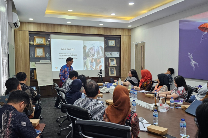 Sahabat Insurance gelar pelatihan Emotional Intelligence bersama DMBGlobal untuk tingkatkan kualitas SDM sesuai arahan OJK.