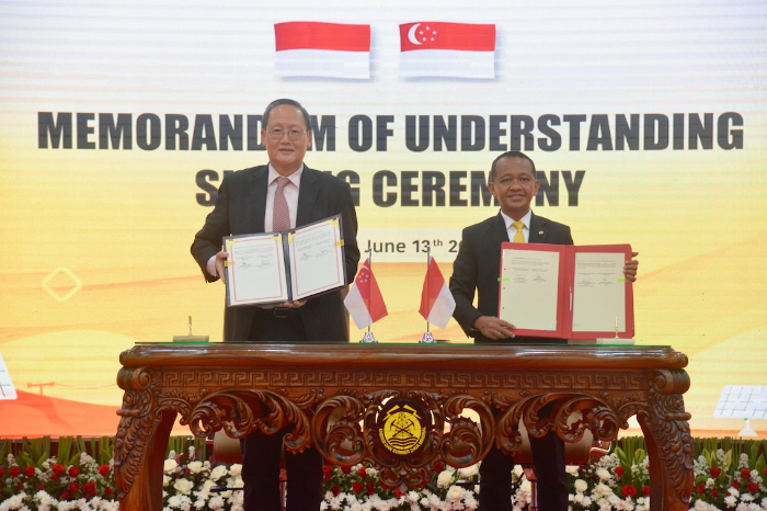 Indonesia dan Singapura teken 3 MoU energi hijau, termasuk perdagangan listrik, CCS, dan pembangunan zona industri berkelanjutan di Kepri.