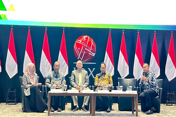 Konsultan hukum memiliki peran kunci dalam mendukung perdagangan karbon di Indonesia melalui pemahaman kontrak, regulasi, dan risiko legal.