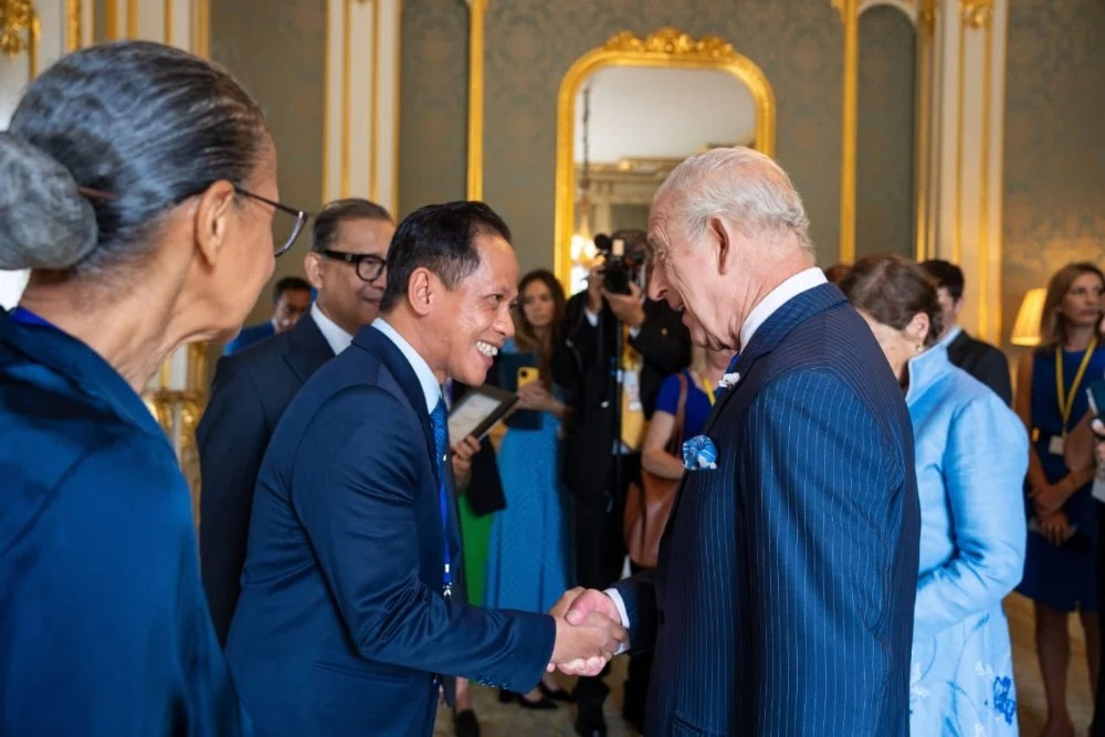 Indonesia Perkuat Diplomasi Hijau Lewat Pertemuan Menteri KLH Hanif Faisol dengan Raja Charles III di London