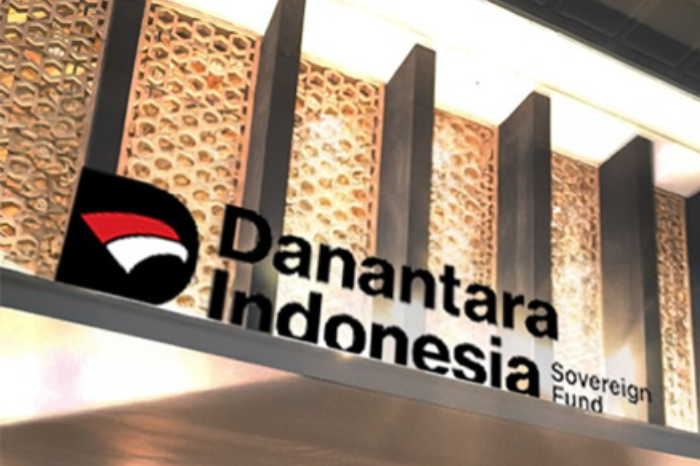 Danantara perkuat investasi energi hijau dengan ACWA Power, JBIC, dan Temasek. Fokus pada proyek PLTS, hidrogen hijau, dan kawasan industri berkelanjutan.