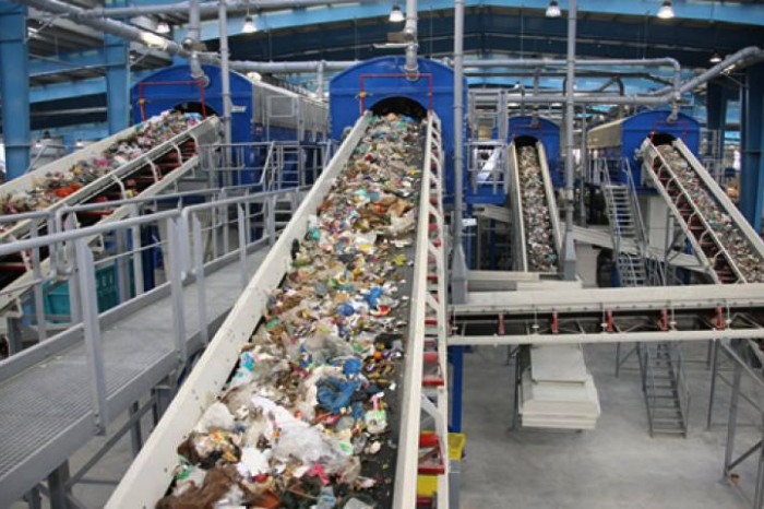 Pemerintah percepat proyek PLTSa, libatkan BPI Danantara. Proyek strategis ini prioritaskan daerah darurat sampah, targetkan kapasitas >1.000 ton/hari.