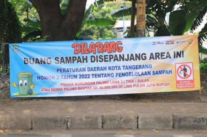 DLH Kota Tangerang menutup TPS liar di jalur protokol demi kebersihan kota dan mengimbau warga gunakan TPS resmi serta program pengelolaan sampah.