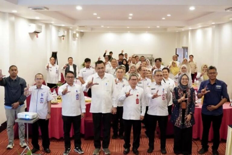 Pemkab Banjar berkomitmen kelola sampah berkelanjutan demi lingkungan asri. RIPS 2025-2045 jadi solusi!