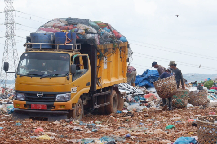 Kalian ngerasa gak sih Batam belakangan ini makin banyak tumpukan sampah? 🤔 Ternyata kondisinya emang lagi gawat, guys.