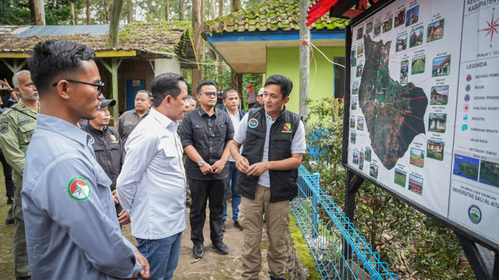 Menteri Lingkungan Hidup sekaligus Kepala Badan Pengendalian Lingkungan Hidup (KLH/BPLH), Hanif Faisol Nurofiq, menegaskan perlindungan kawasan hulu di Situs Cisanti, kaki Gunung Wayang, merupakan fondasi mutlak bagi keberlanjutan ekosistem Sungai Citarum.
