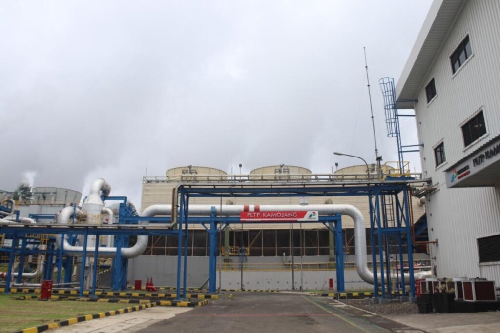 PT Pertamina Geothermal Energy Tbk (PGEO) mencetak rekor produksi listrik hijau tertinggi sepanjang sejarah sebesar 5.095 GWh pada 2025 serta menyiapkan investasi jumbo US$1,09 miliar untuk ekspansi kapasitas hingga 215 MW.