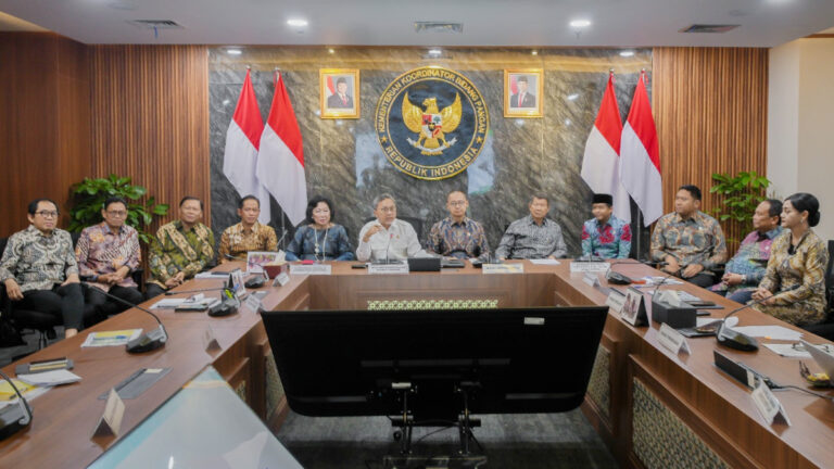 Rakortas Komite Pengarah Nilai Ekonomi Karbon dipimpin oleh Menteri Koordinator Bidang Pangan, Zulkifli Hasan.