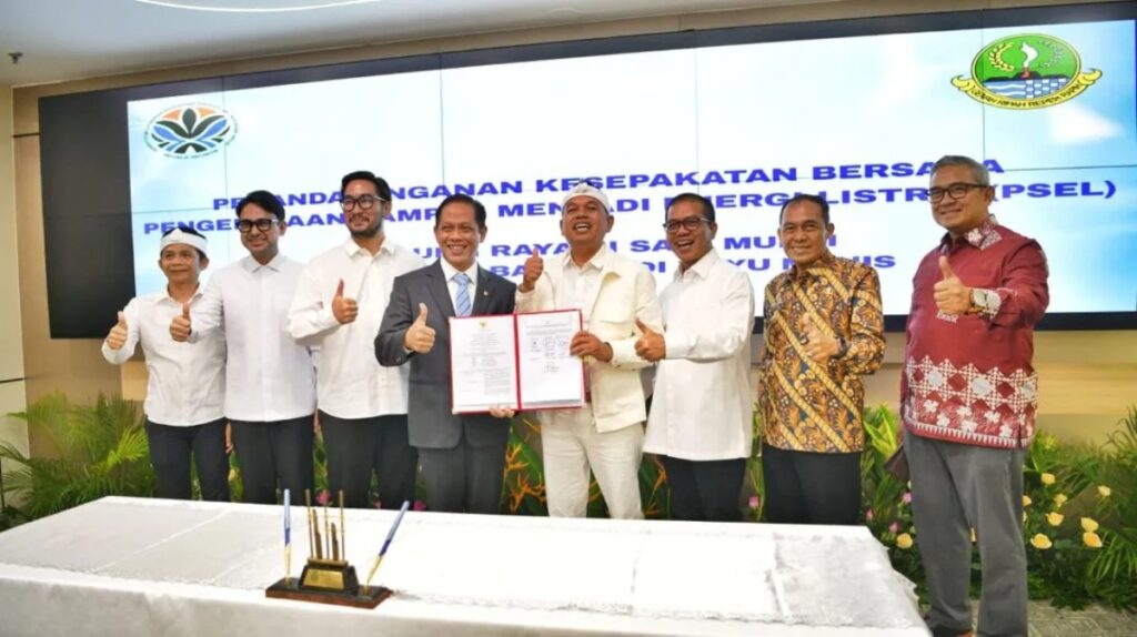 Pemerintah Provinsi Jawa Barat bersama sejumlah pemerintah kabupaten dan kota resmi menandatangani kesepakatan bersama pembangunan Pengolahan Sampah menjadi Energi Listrik (PSEL).