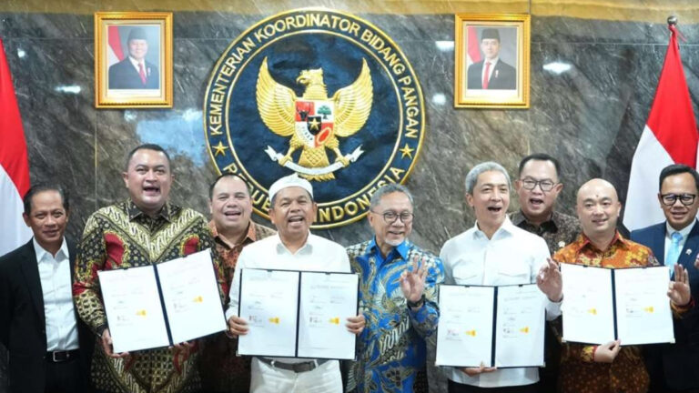 Gubernur Jabar Dedi Mulyadi teken kerja sama PSEL Bogor & Bekasi guna ubah sampah jadi energi listrik untuk atasi darurat sampah nasional.