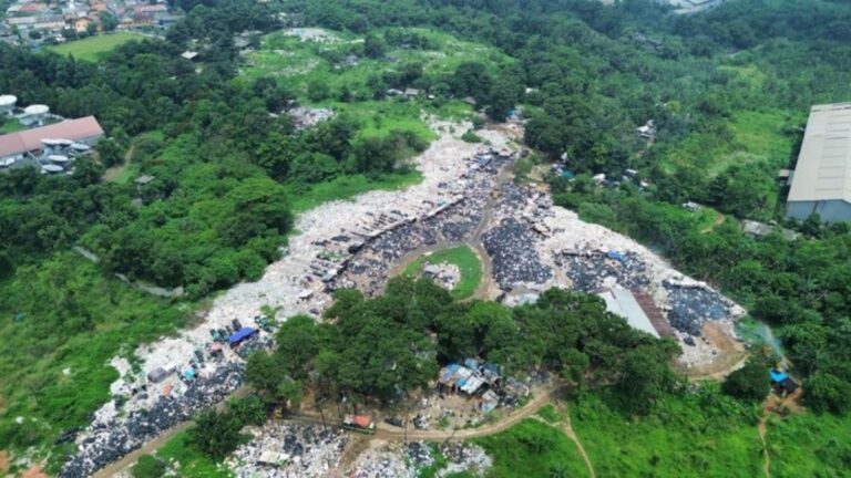 TPA Ilegal di Desa Kembang Kuning Disegel DLH Kabupaten Bogor