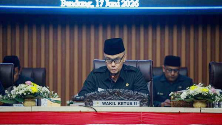 Atasi Darurat Sampah hingga Proyek Multiyears, Pemkot Bandung Ajukan 3 Raperda Strategis ke DPRD.