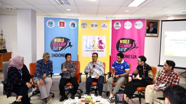 KLH/BPLH mendorong pemimpin gerakan lingkungan di berbagai daerah memperkuat budaya pemilahan sampah dari sumber melalui Leaders Academy 2026 guna mendukung percepatan pengelolaan sampah nasional.