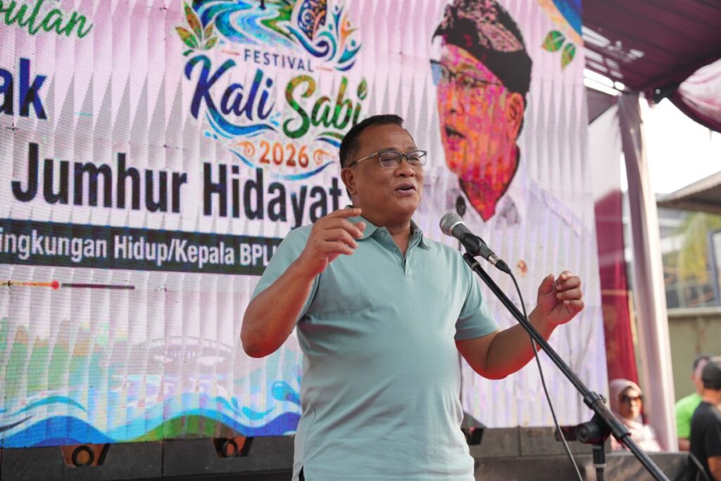 KLH meluncurkan Gerakan Tobat Ekologis pada Agustus 2026 dengan target menanam 2 miliar pohon dan menciptakan green jobs.