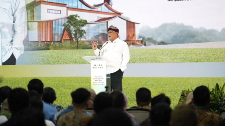 Menteri Lingkungan Hidup/Kepala Badan Pengendalian Lingkungan Hidup (BPLH), Moh Jumhur Hidayat