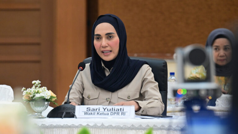 Wakil Ketua DPR Sari Yuliati meminta perdagangan karbon dikelola transparan agar meningkatkan kesejahteraan rakyat.