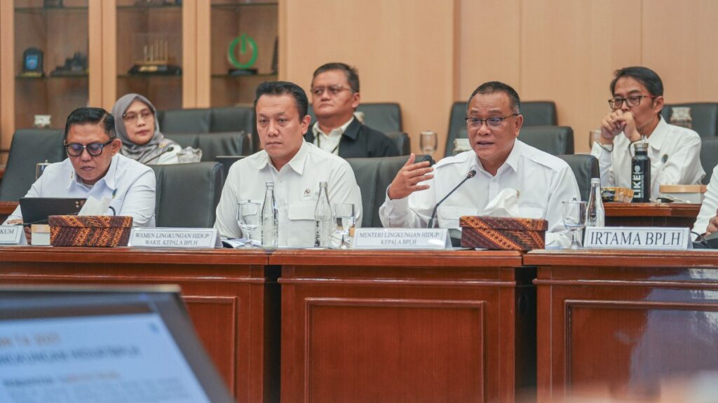 Rapat dipimpin Wakil Ketua Komisi XII DPR RI Sugeng Suparwoto. Dalam pembahasan sebelumnya, Komisi XII sempat menyetujui tambahan sekitar Rp1,33 triliun sehingga total anggaran KLH/BPLH diusulkan mencapai Rp2,57 triliun.