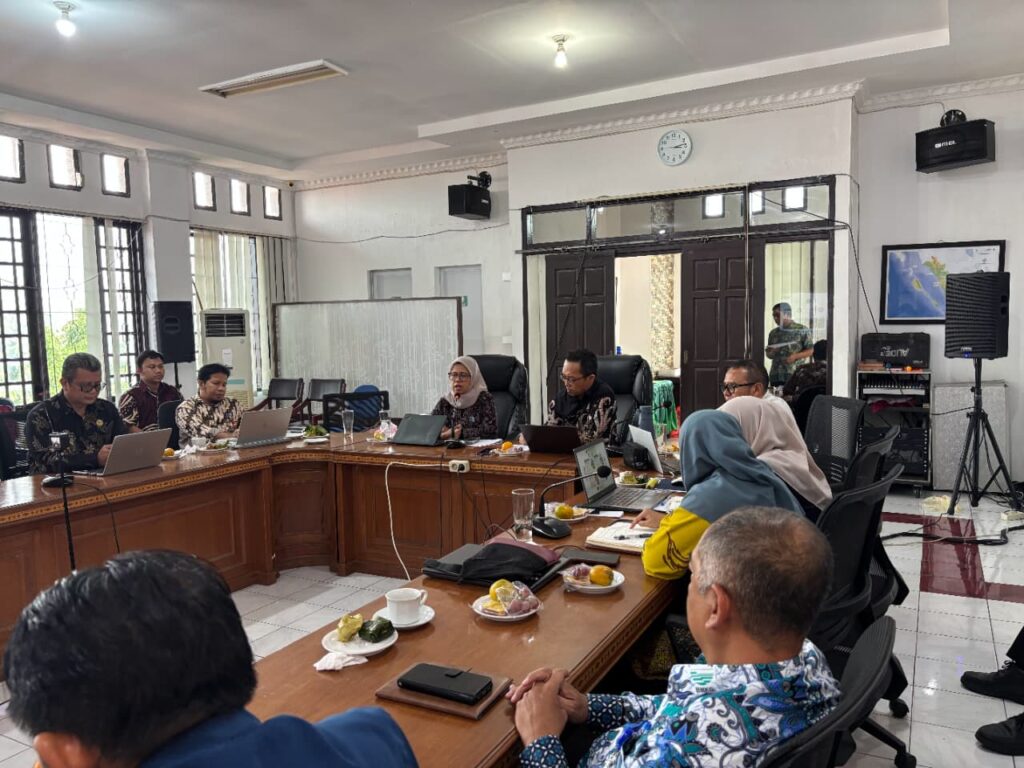 KLH dan Sumbar Rancang Strategi Lingkungan untuk 30 Tahun ke Depan